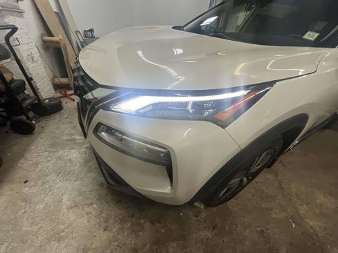 Used 2023 Nissan Rogue SL image 9