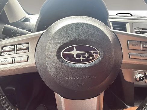 Used 2011 Subaru Outback 2.5i Premium w/ All-Weather Pkg AWD/4WD image 16