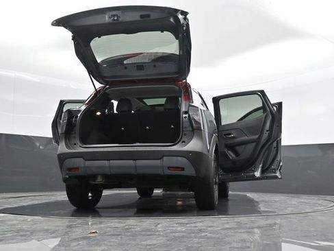 Used 2025 Nissan Kicks SR w/ SR Premium Package FWD image 49