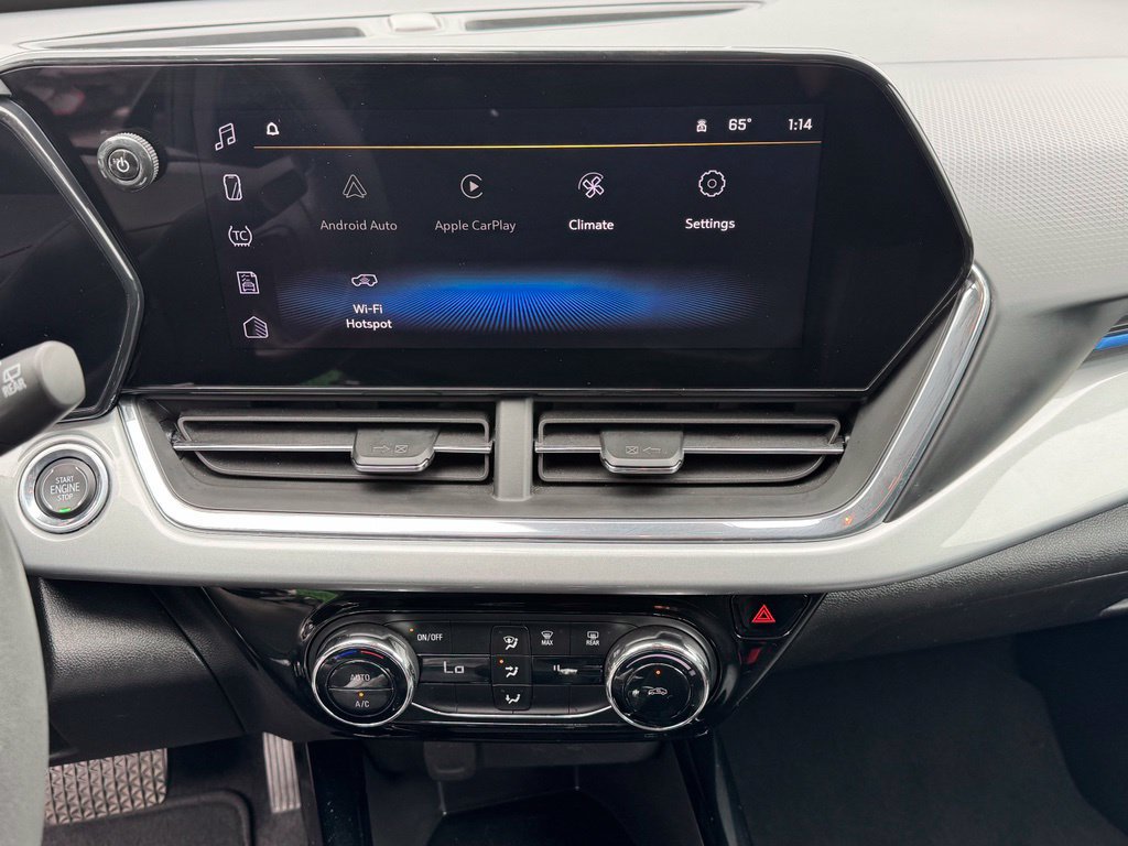 Used 2025 Chevrolet Trax LT FWD image 16
