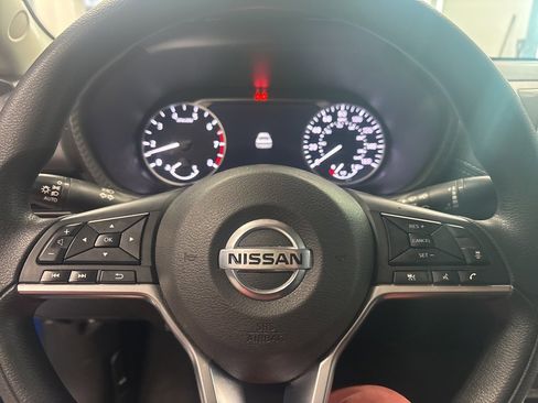 Used 2023 Nissan Sentra SV image 13