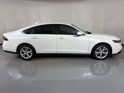 Used 2023 Honda Accord LX image 9