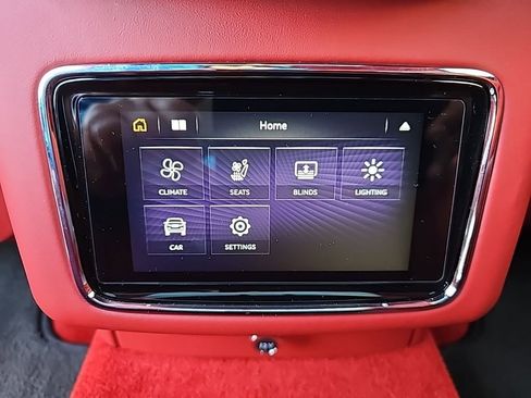 Certified 2022 Bentley Bentayga image 38