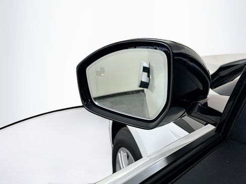 Used 2025 Land Rover Range Rover Evoque S image 16