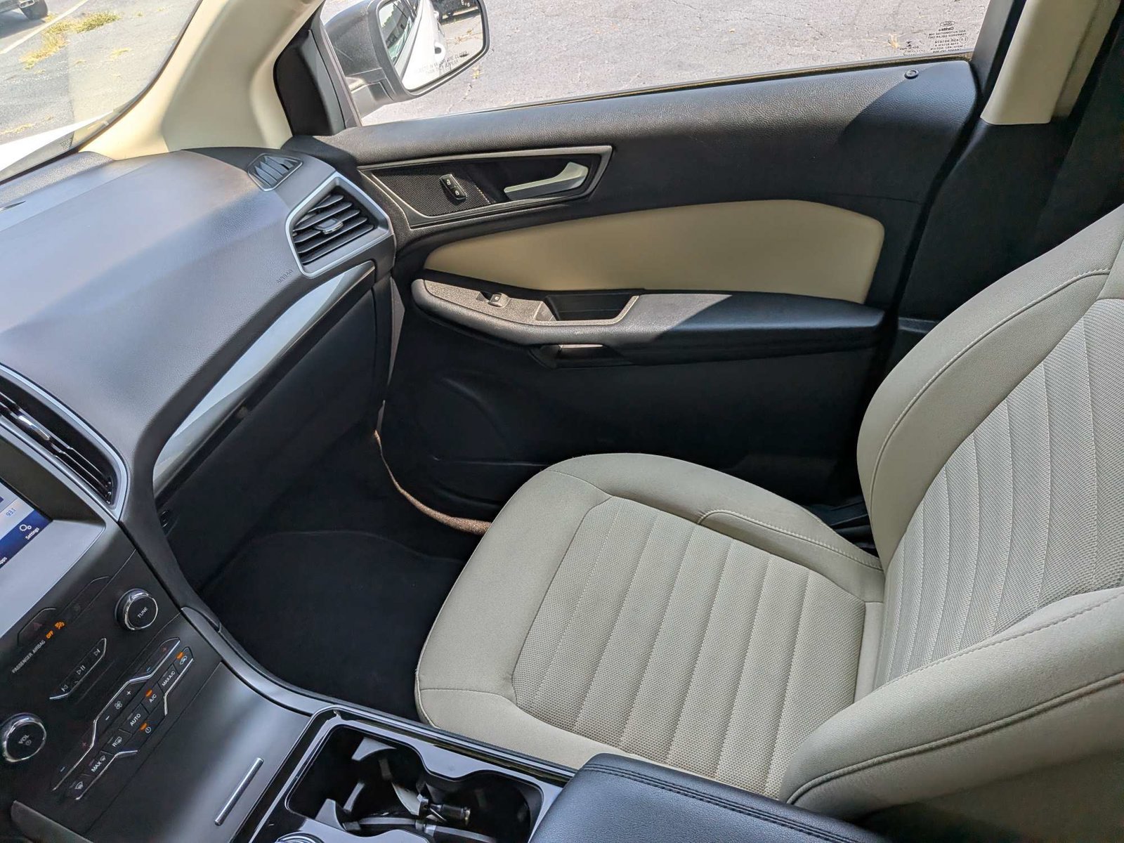 Used 2020 Ford Edge SE AWD/4WD image 16