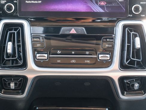 Used 2022 Kia Sorento SX FWD image 18