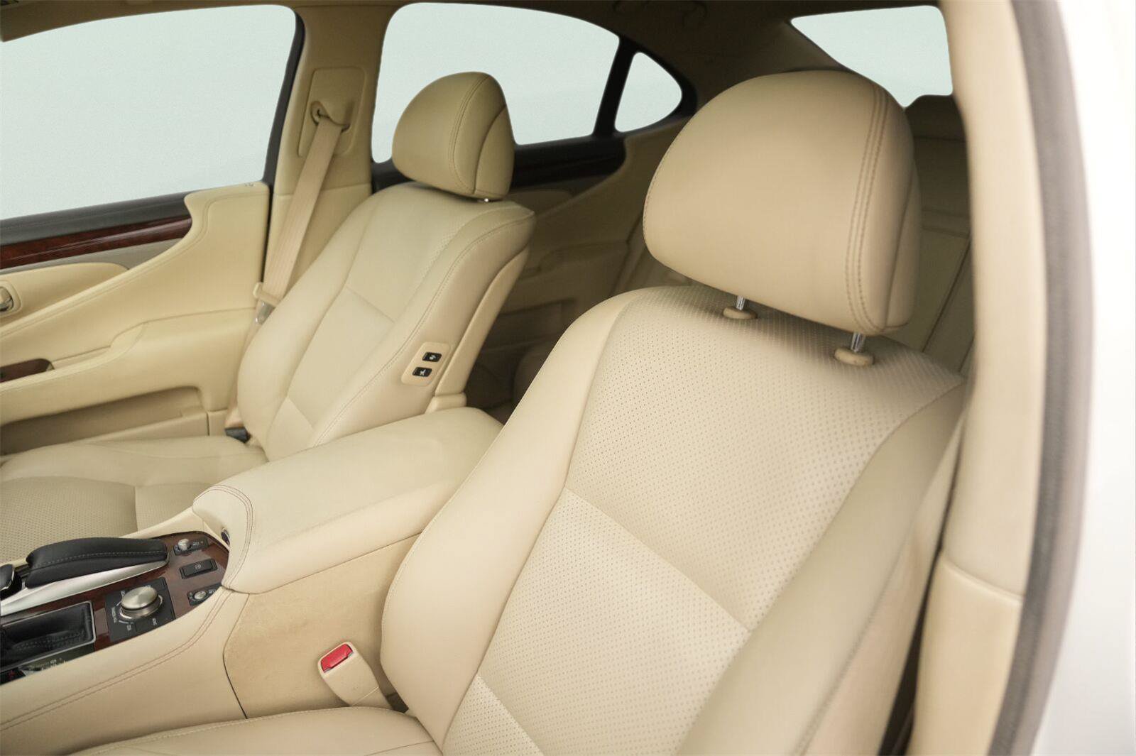 Used 2014 Lexus LS 460 w/ Comfort Package RWD image 10