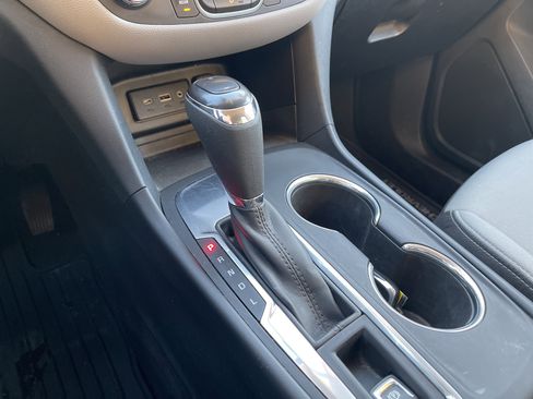 Used 2019 Chevrolet Equinox LS w/ LS Convenience Package image 21