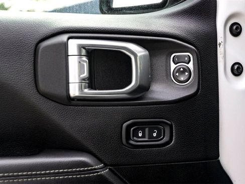 Used 2023 Jeep Wrangler Sahara w/ Cold Weather Group image 11