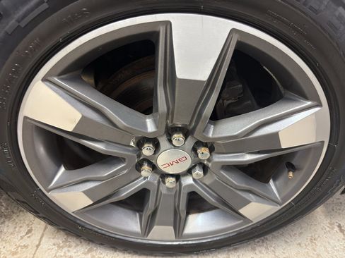 Used 2018 GMC Acadia SLT image 36