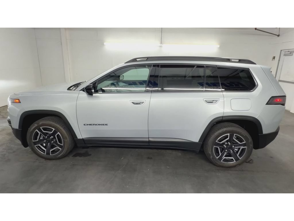 Used 2026 Jeep Cherokee Limited AWD/4WD image 5