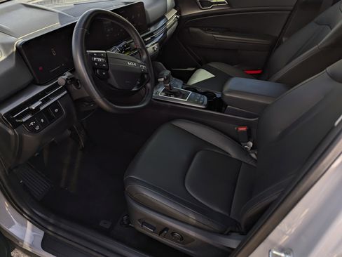 Certified 2026 Kia Sportage EX w/ EX Panorama Roof Package image 9