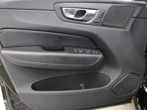 Used 2023 Volvo XC60 B5 Ultimate image 17