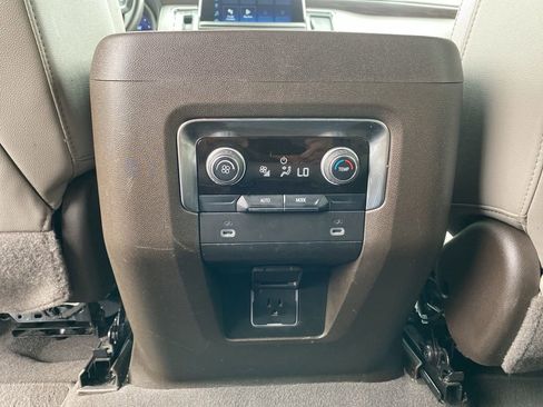 Used 2024 Chevrolet Tahoe LT RWD image 33