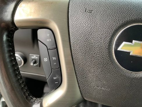 Used 2018 Chevrolet Express 3500 w/ Driver Convenience Package image 11