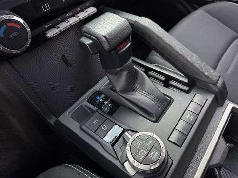 Used 2024 Toyota Tacoma TRD Off-Road AWD/4WD image 20