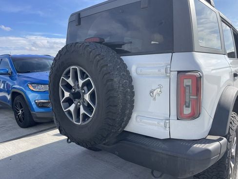 Used 2022 Ford Bronco Badlands image 4