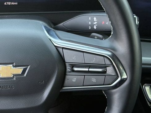 Used 2025 Chevrolet Traverse LT AWD/4WD image 14