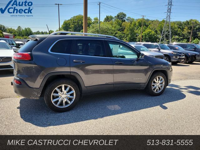 Used 2017 Jeep Cherokee Limited w/ Trailer Tow Group AWD/4WD image 6
