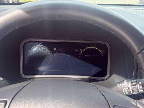 Used 2023 Hyundai Kona Limited AWD/4WD image 16
