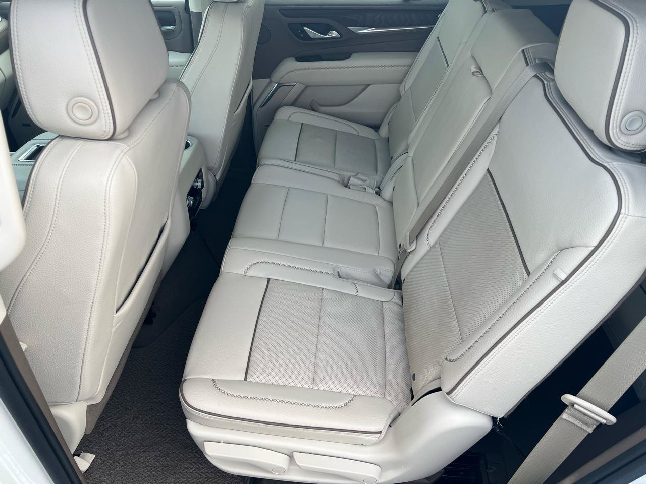 Used 2023 GMC Yukon Denali RWD image 17