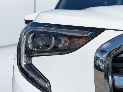 Used 2020 GMC Terrain SLT image 10