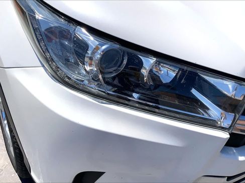 Used 2019 Toyota Highlander Limited FWD image 28