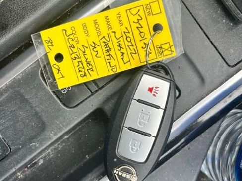 Used 2022 Nissan Pathfinder S image 14