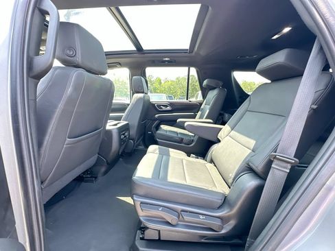Used 2023 Chevrolet Tahoe Z71 w/ Luxury Package AWD/4WD image 17