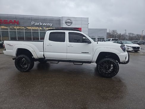 Used 2013 Toyota Tacoma 4x4 Double Cab w/ TRD Sport Pkg image 8