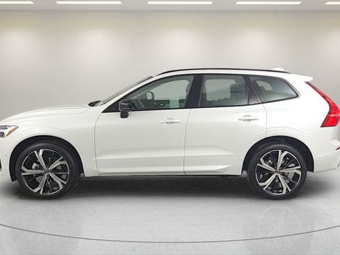 Certified 2025 Volvo XC60 B5 Ultra w/ Protection Package Premier AWD/4WD image 4