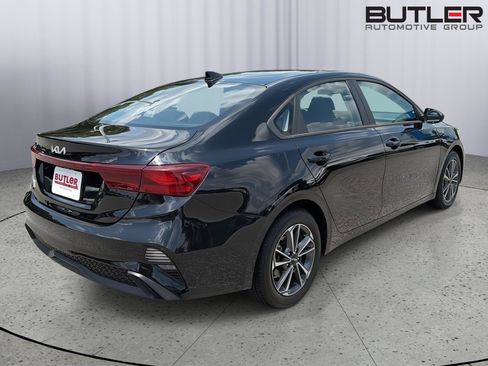 Used 2022 Kia Forte LXS FWD image 6