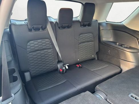 Used 2025 Nissan Pathfinder SV AWD/4WD image 20