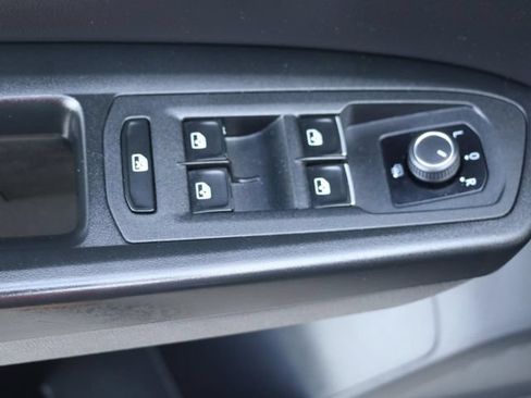 Used 2018 Volkswagen Atlas SE AWD/4WD image 19