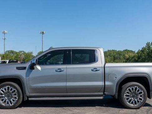 Used 2023 GMC Sierra 1500 Denali Ultimate AWD/4WD image 9