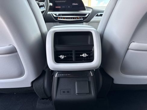 New 2026 Cadillac Lyriq Premium Luxury AWD/4WD image 19