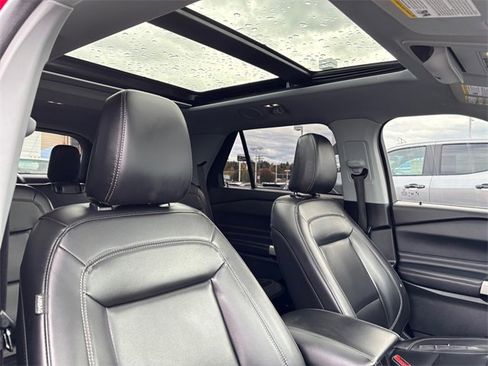 Used 2021 Ford Explorer XLT w/ Equipment Group 202A image 39