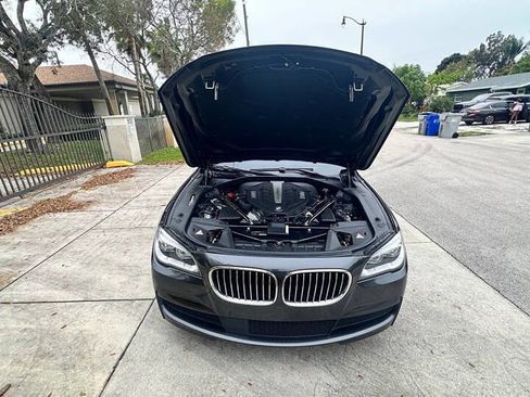 Used 2015 BMW 750i 750i 4dr Sedan image 10