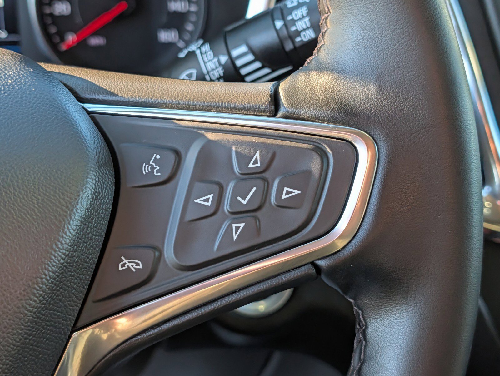 Used 2024 Chevrolet Equinox LT AWD/4WD image 29