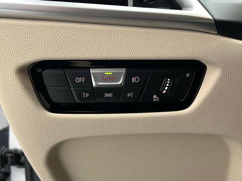 Certified 2026 BMW 330i Sedan w/ Convenience Package RWD image 20