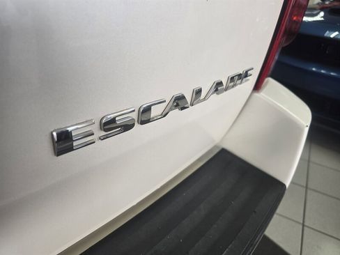 Used 2012 Cadillac Escalade Platinum image 32