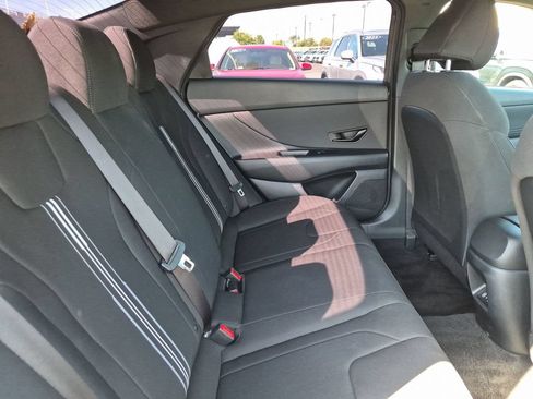Used 2025 Hyundai Elantra Sport FWD image 29
