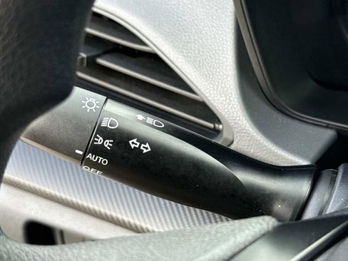 Used 2024 Subaru Crosstrek 2.0i w/ Crosstrek Mirror Package image 39