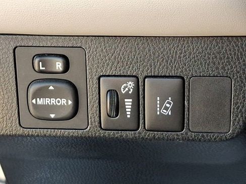 Used 2017 Toyota RAV4 XLE image 9