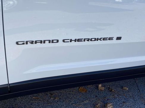 New 2025 Jeep Grand Cherokee L Altitude image 22