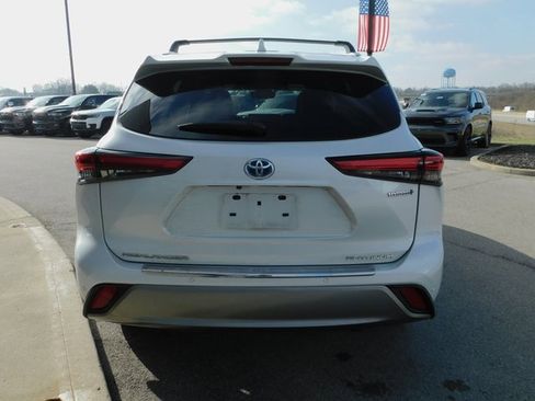 Used 2023 Toyota Highlander Platinum image 47