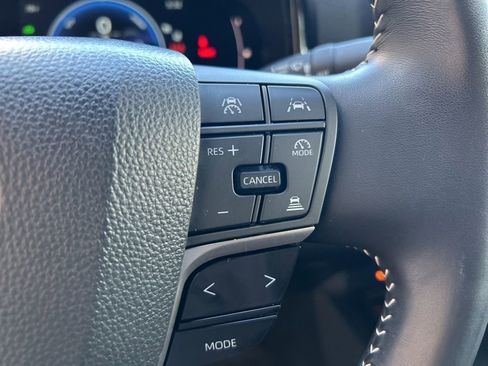 Used 2025 Toyota Camry SE image 42