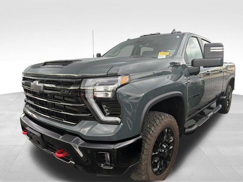 Used 2025 Chevrolet Silverado 2500 LT w/ Trail Boss Package AWD/4WD image 6