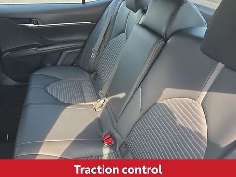 Used 2024 Toyota Camry SE image 18