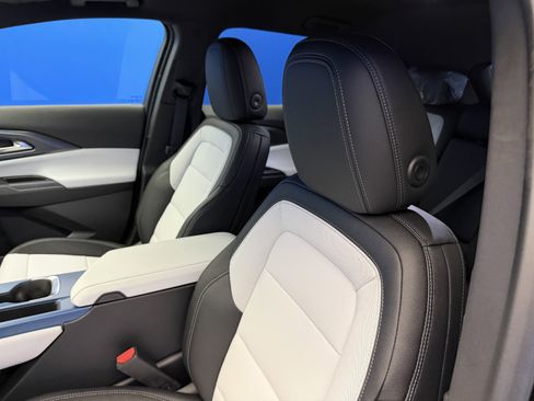 New 2026 Chevrolet Equinox EV LT FWD image 11